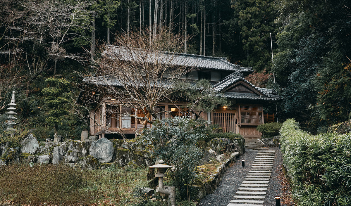 離れ