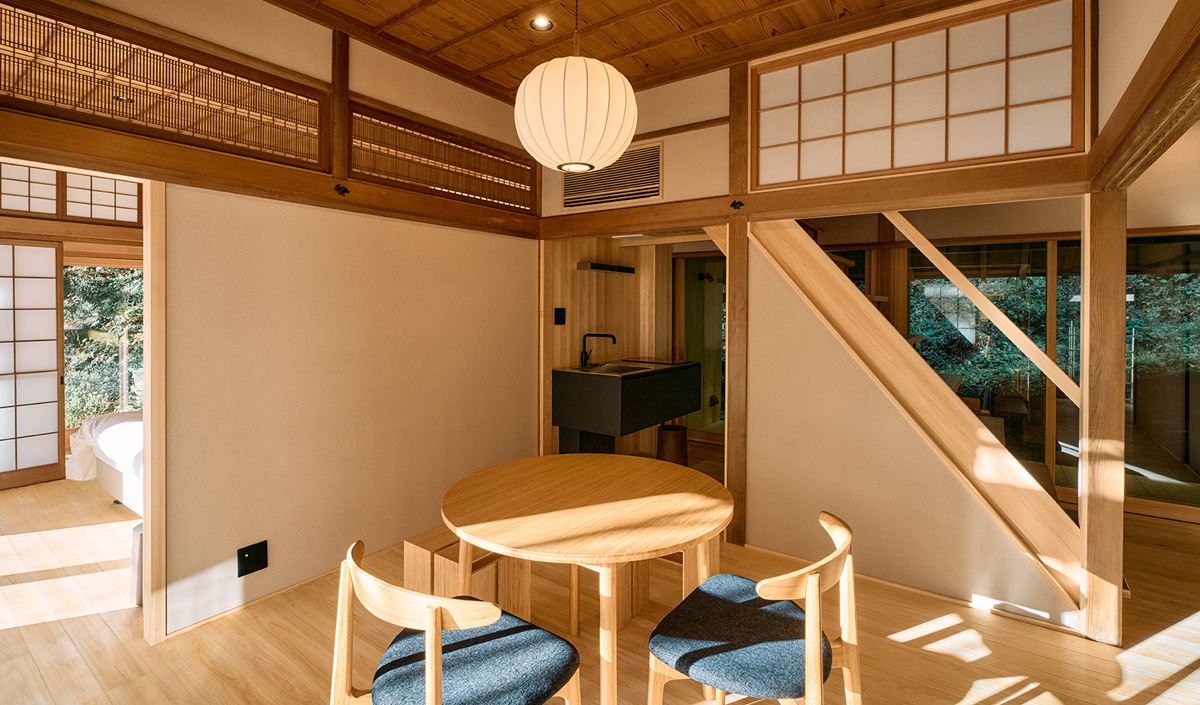 離れ